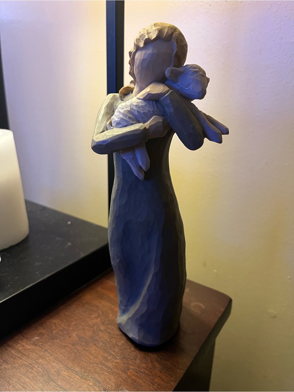 Willow Tree figurine by Susan Lordi is the "Peace on Earth”